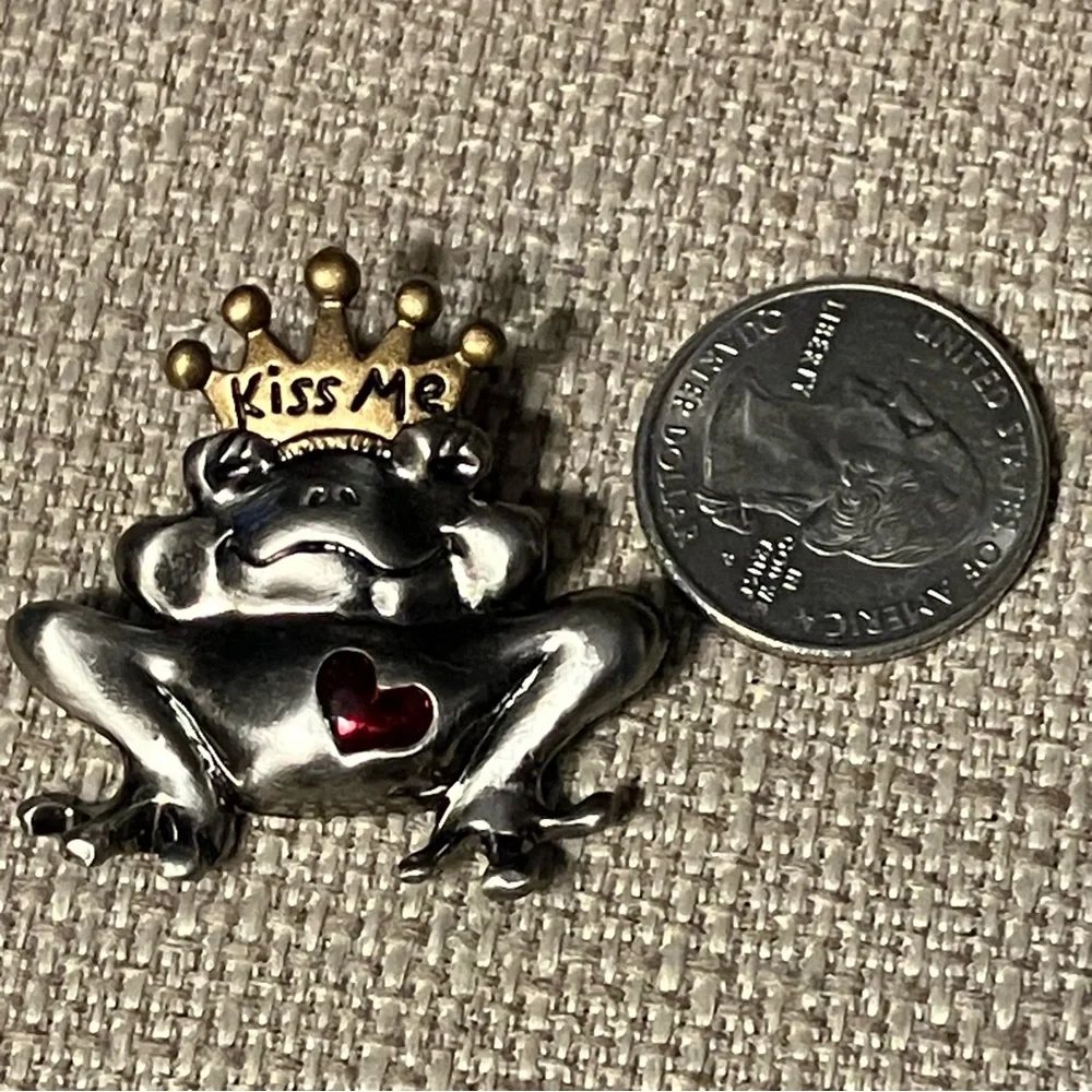 Vintage Frog Prince Kiss Me Crown Brooch Two Tone Fairy Tale Fantasy Kidcore